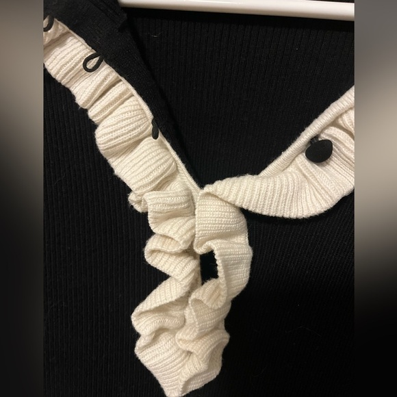 Cabi Adorn pullover cotton blend sweater black & white ruffle trim size M - Picture 4 of 10